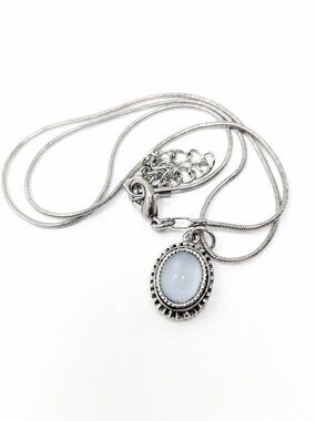 Vintage Sarah Coventry Canada Silver Tone White Moonglow Pendant Necklace